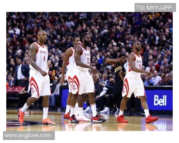 火箭队主场全胜，凭借哈登压哨三分击败马刺